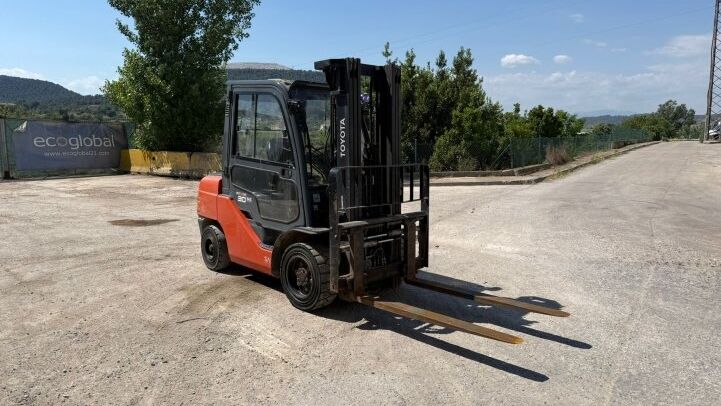TOYOTA  02-8FDF30